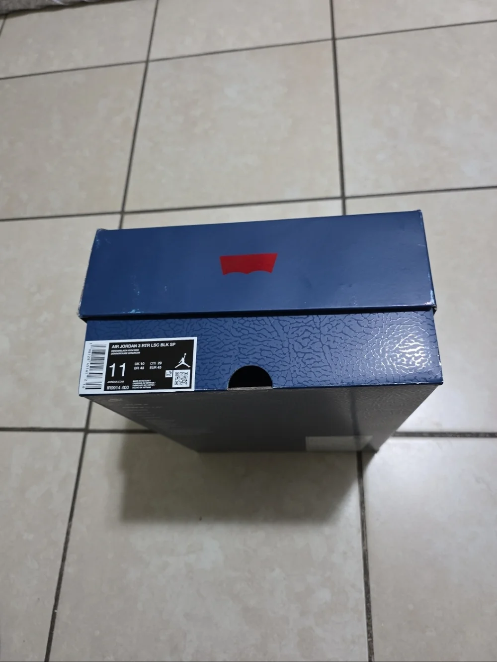 Empty Shoe Box - Picture 2 of 7